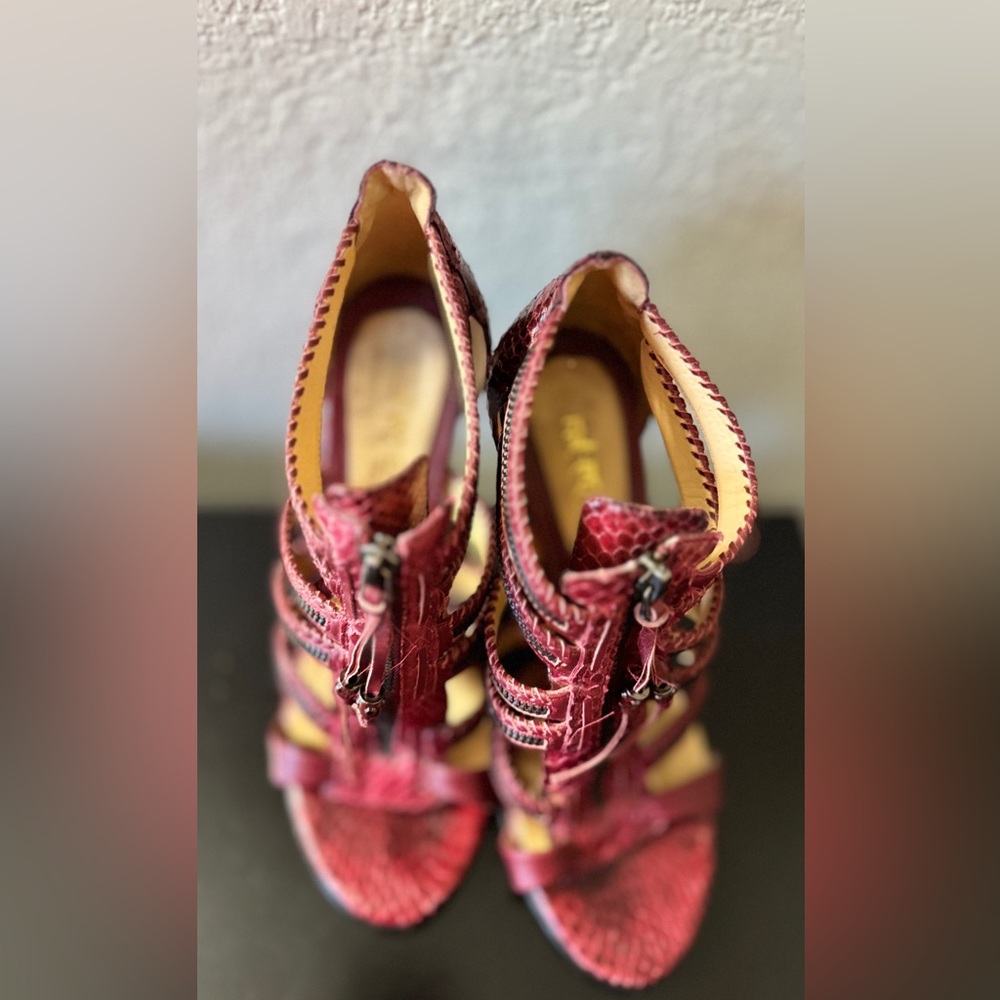 L.A.M.B sandals 8 1/2